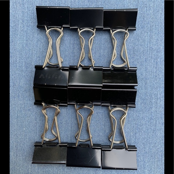 Medium Binder Clips 1 1/4" w - 1/2" cap - 12/Pack - Picture 5 of 5